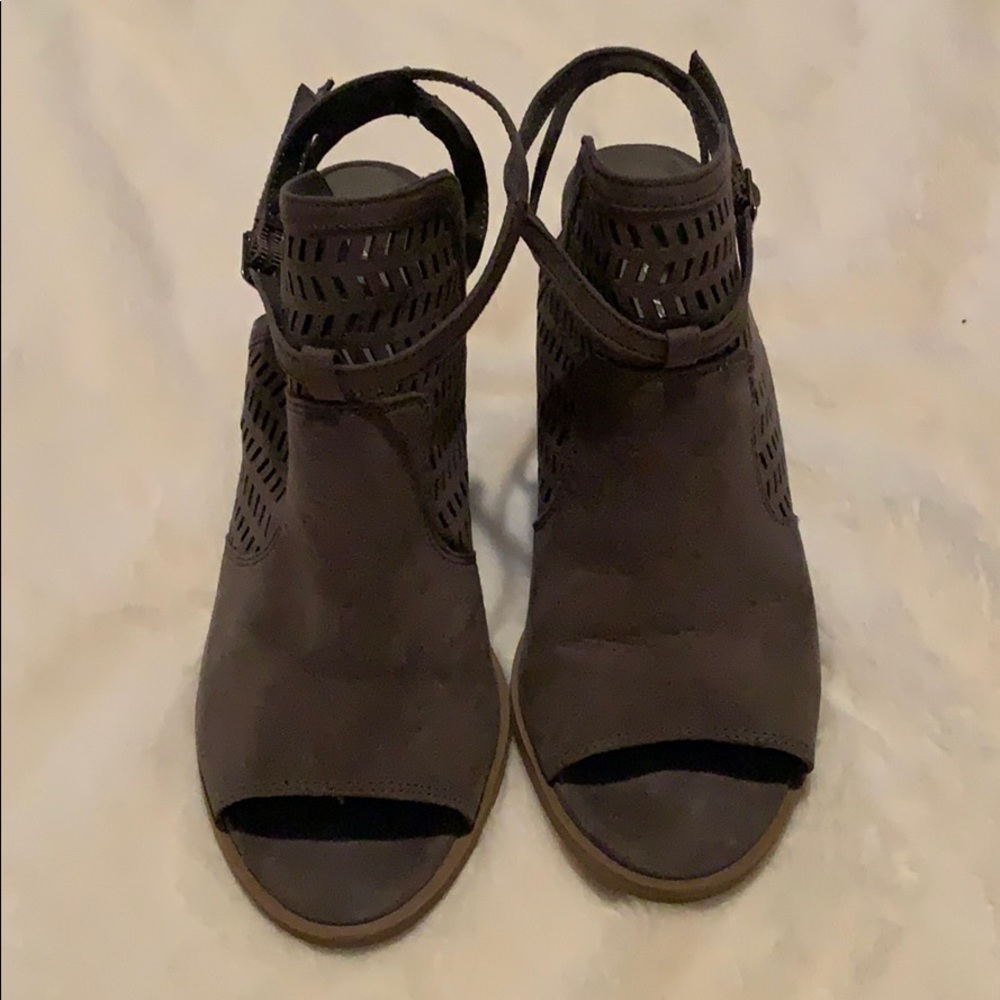 American Eagle Grey Wedges